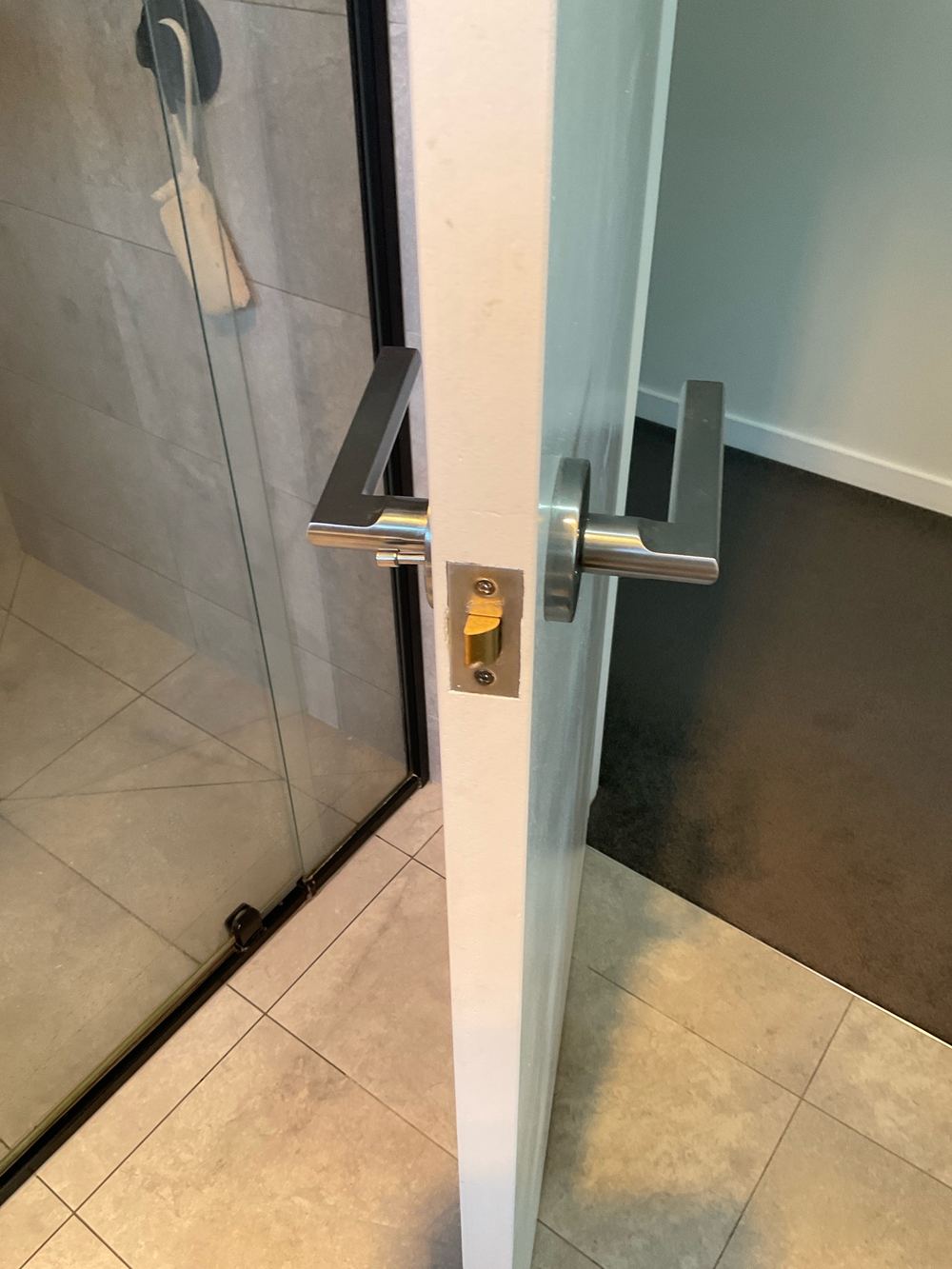 Door lock not functioning, found during a pre-purchase inspection in Maidstone